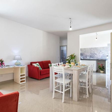 Il Giardino Fiorito Casa Vacanze อาลเกโร ภายนอก รูปภาพ