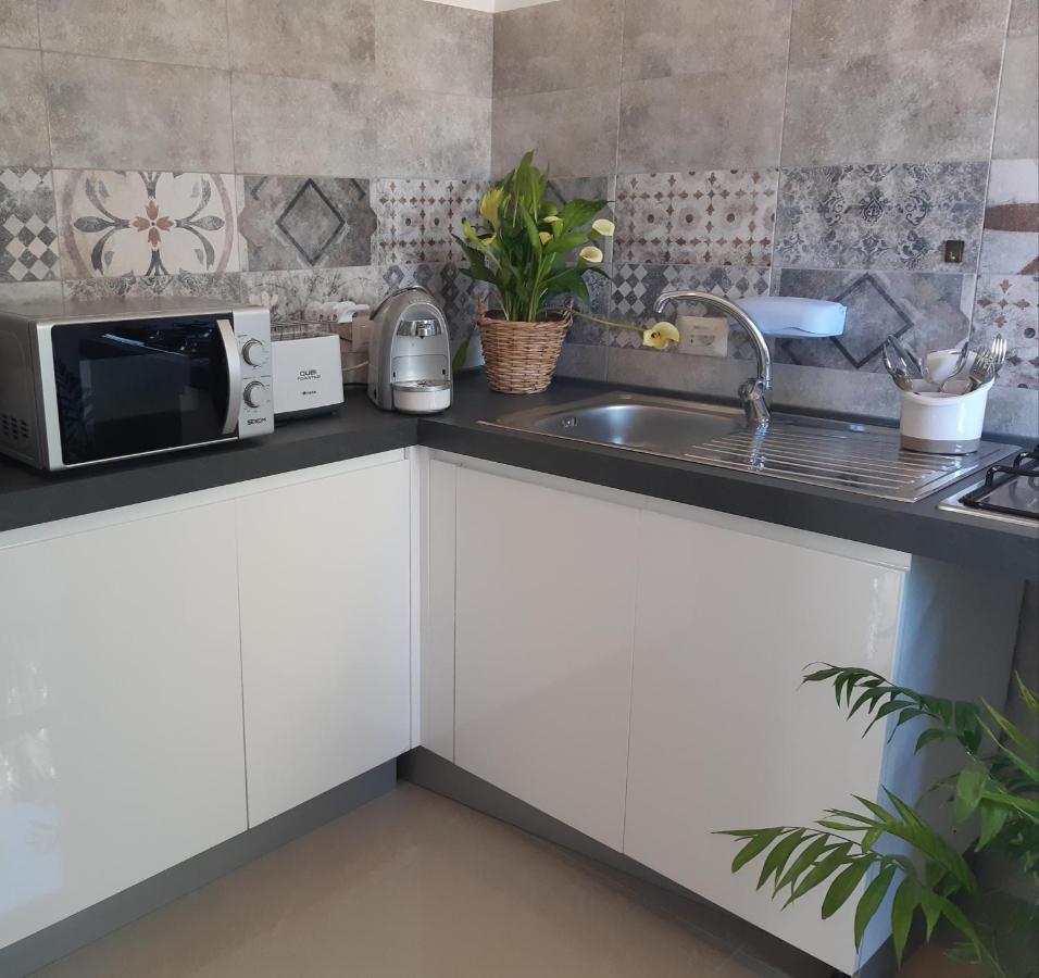 Il Giardino Fiorito Casa Vacanze อาลเกโร ภายนอก รูปภาพ